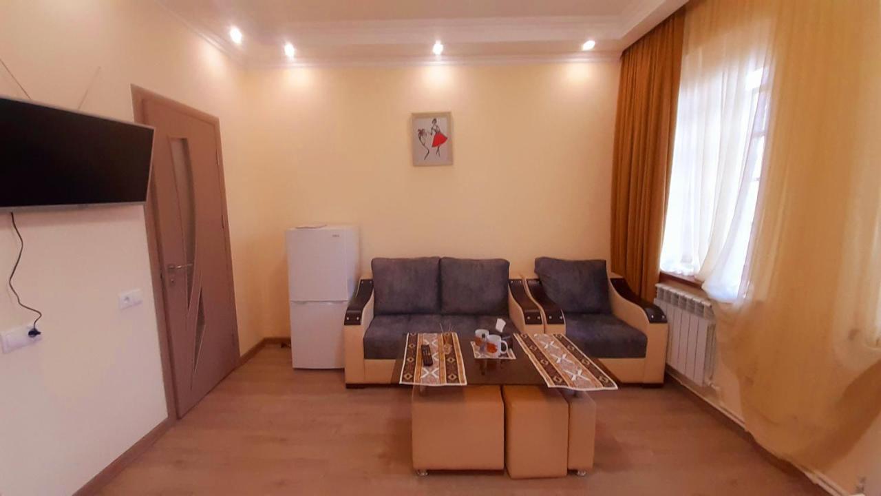 Hotel Dilijan Old Center ภายนอก รูปภาพ
